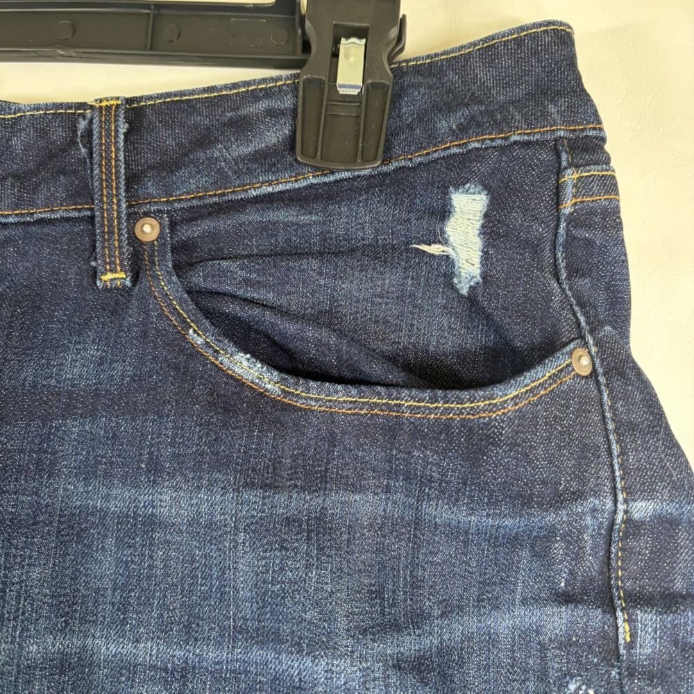 Levis Bold Curve Skinny Straight Jeans Womens 31x32 Dark Wash Distressed Denim - Picture 14 of 15